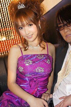 Saki, Yuki, Shiho, Karin, swell up with the addition of lane cocks