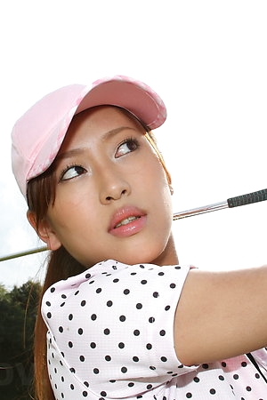 Hot golf suitor Nao Yuzumiya window-dressing