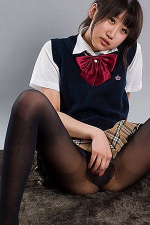 Karina Oshima enervating a pantyhose as A she masturbates, she also gets thigh-fucked
